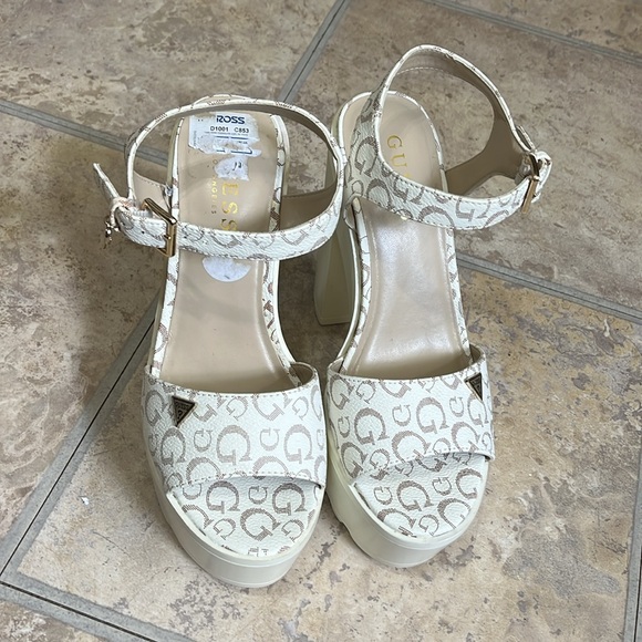 Heels - Picture 2 of 3